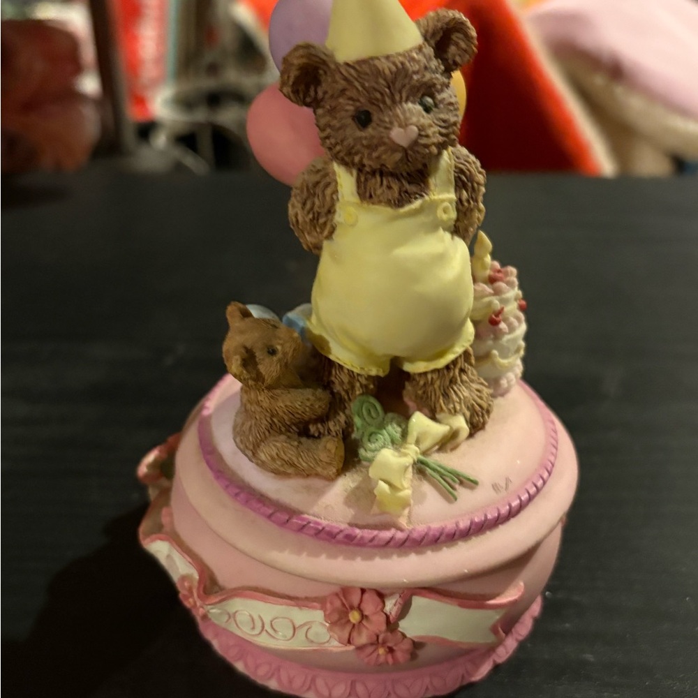 Heritage House vintage teddy bear’s birthday surprise trinket music box